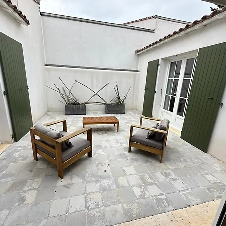 La Baleine Villa